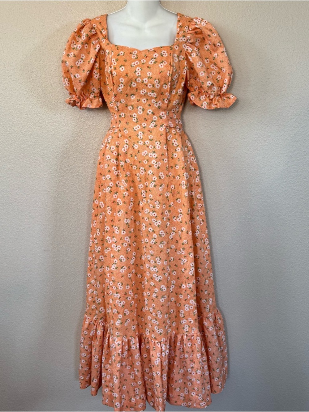 Vintage Peach Floral Puff-Sleeve Maxi Dress